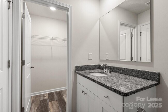 Building Photo - 117 Dogwood Vlg Trl