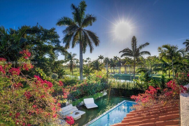 Building Photo - 5800 La Gorce Dr