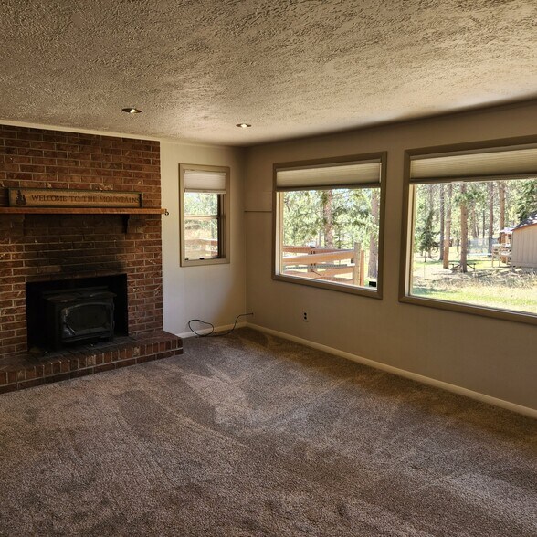 Building Photo - 1409 Old Wagon Rd