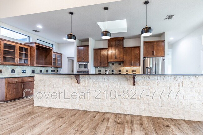Building Photo - 335 Charon Point
