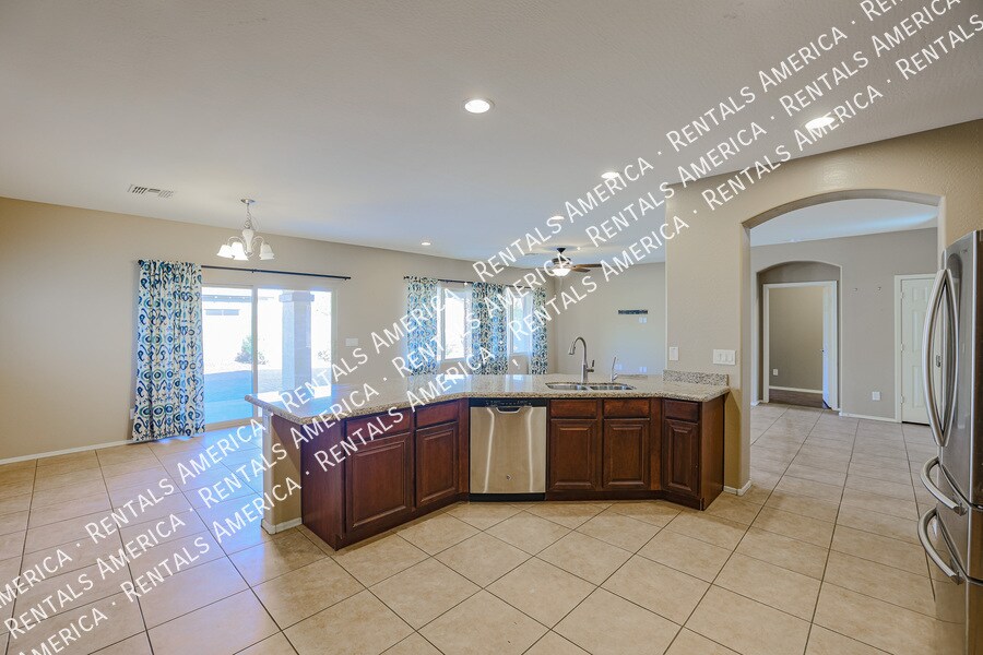 Building Photo - 2954 E Coconino Dr