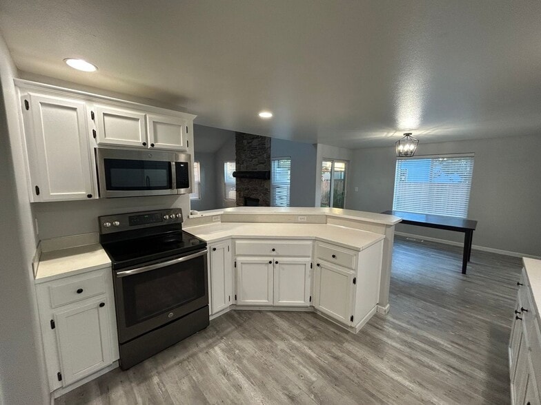 Building Photo - 4283 SW Plumeria Way