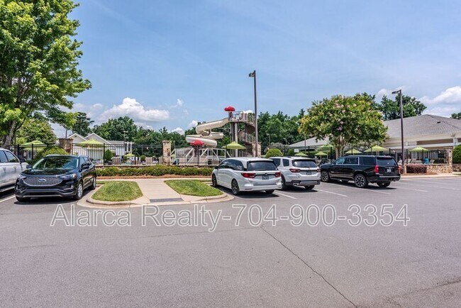 Building Photo - 1016 Ridgehaven Rd