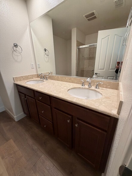 Building Photo - 2390 Brookwood Ave