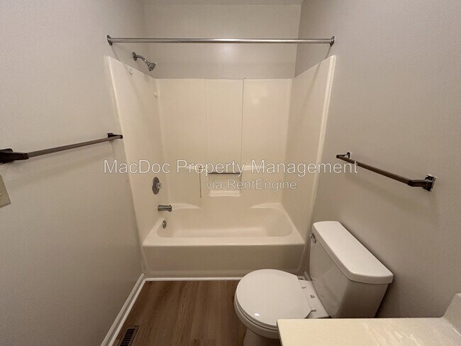 Building Photo - 16134 Clarence Ct