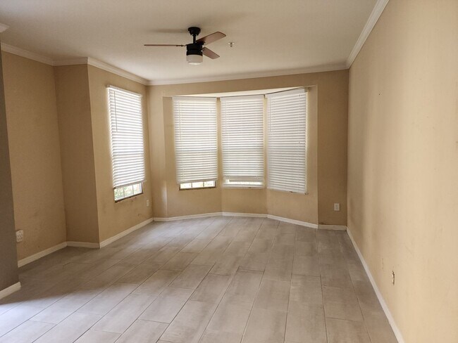 Building Photo - 1 Bedroom 1 bathroom condo