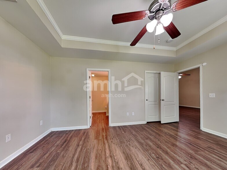 Building Photo - 107 Fontenot Dr