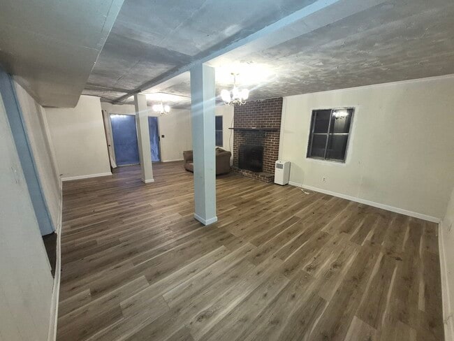 Building Photo - 460 Stuart St