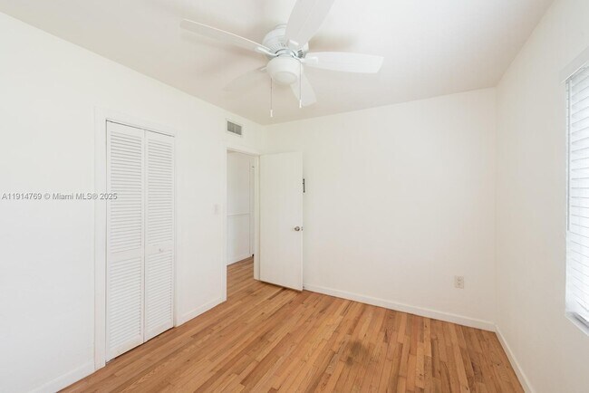 Building Photo - 7620 SW 55th Ave