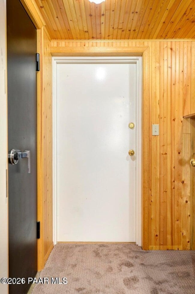 Building Photo - 502 Western Ave