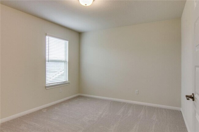 Building Photo - 15912 Windroot St