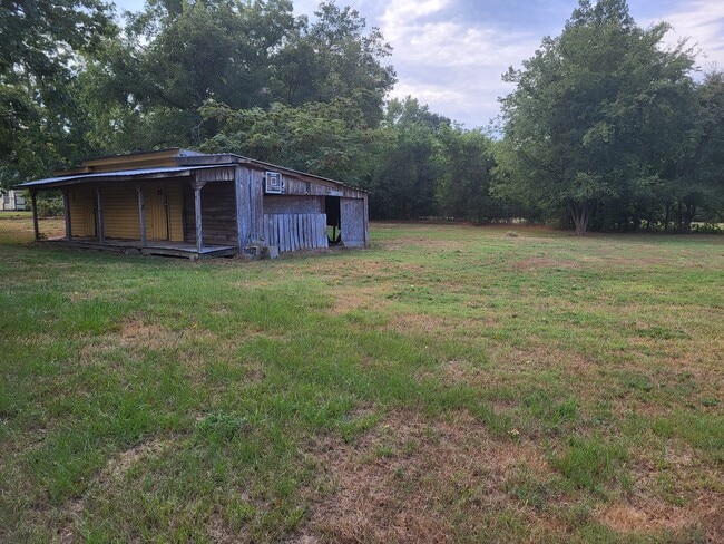 Building Photo - 375 N Austin St