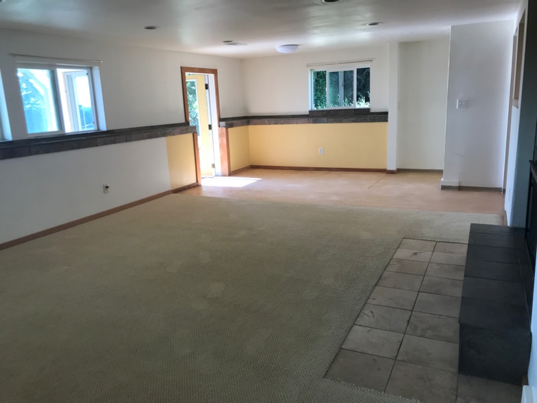 Building Photo - 5202 37th Ave SW