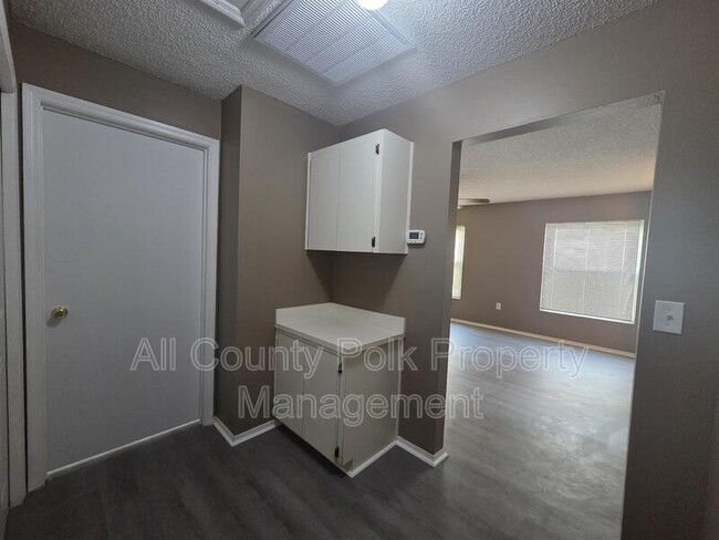Building Photo - 1410 Bramblewood Dr