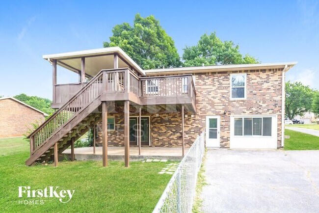 Building Photo - 704 Berkshire Dr