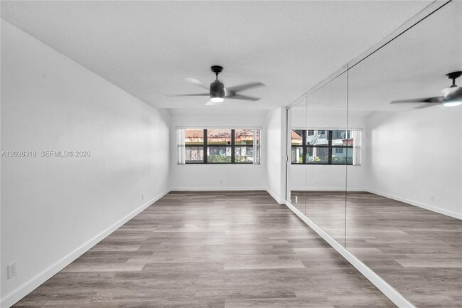 Building Photo - 3405 Emerald Oaks Dr