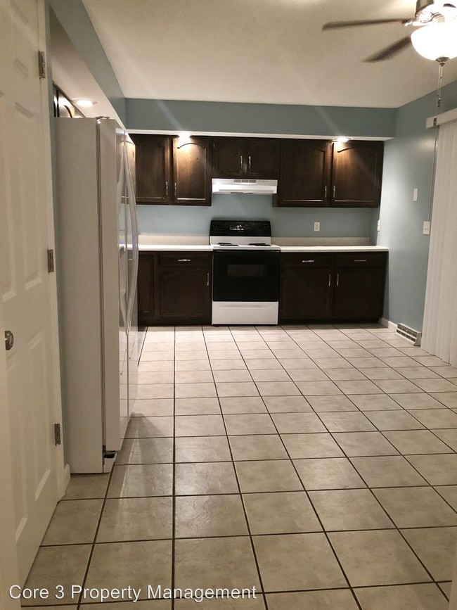 Building Photo - 2 br, 1 bath House - 2903 Interlacken Drive