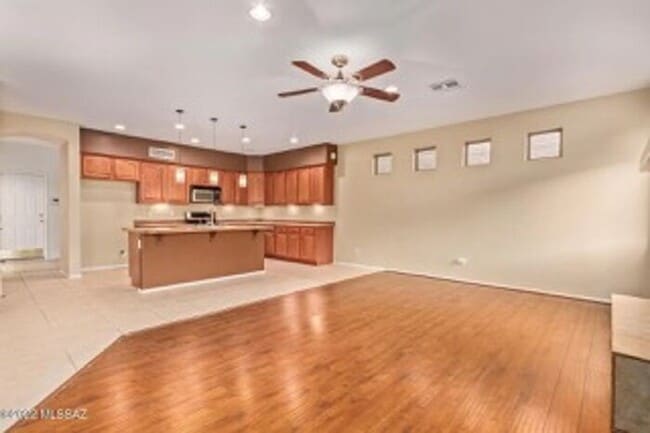 Building Photo - Beautiful home in gated community