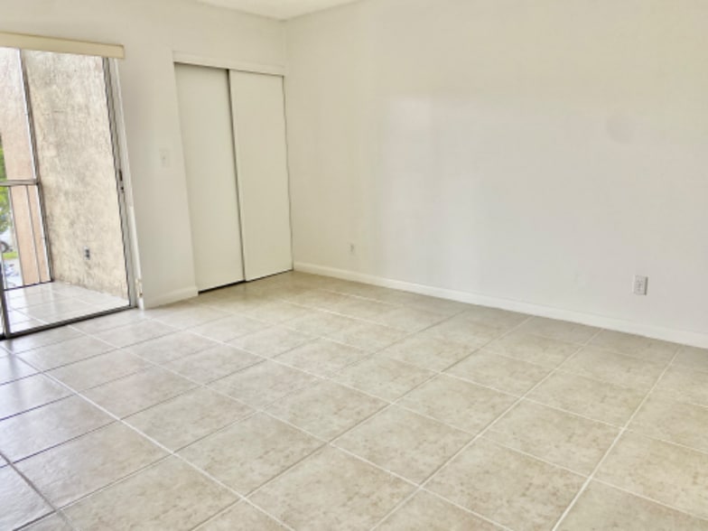 Building Photo - 17000 NW 67th Ave