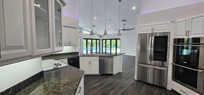 Building Photo - 21046 N Sweetwater Ln