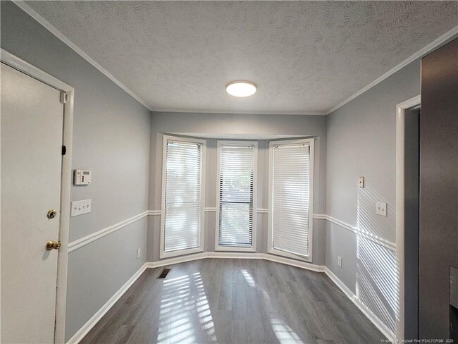 Building Photo - 7132 Old Castle Dr