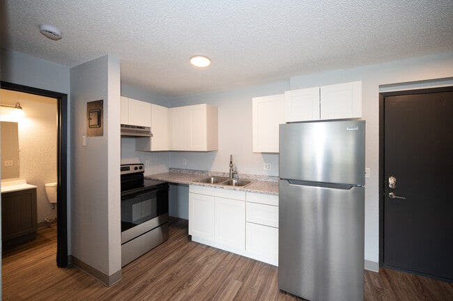 Building Photo - Meadow Park Apartments