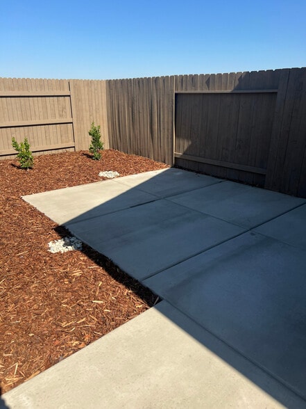 Building Photo - 1001 Wadsworth Dr