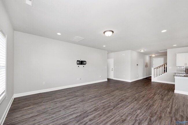 Building Photo - 134 Heritage Lakes Blvd