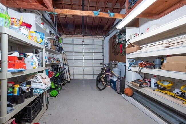 Building Photo - 6134 SW 28th St