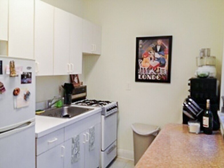 Building Photo - 2856 N Orchard St