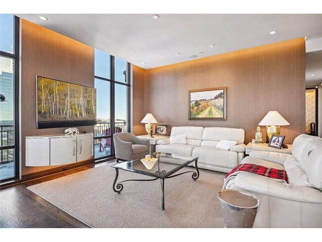 Building Photo - 201 S 11th St