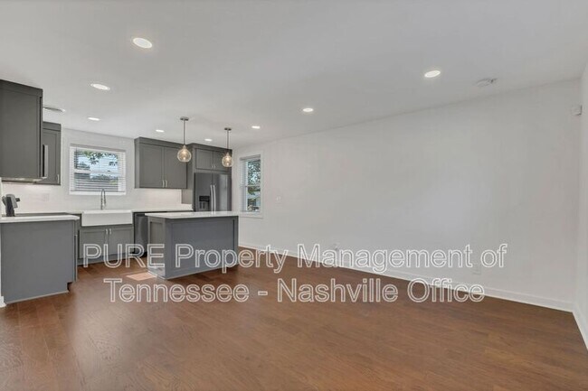 Building Photo - 2601 Oakwood Ave