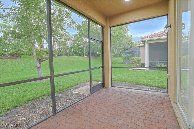 Building Photo - 10391 Carolina Willow Dr