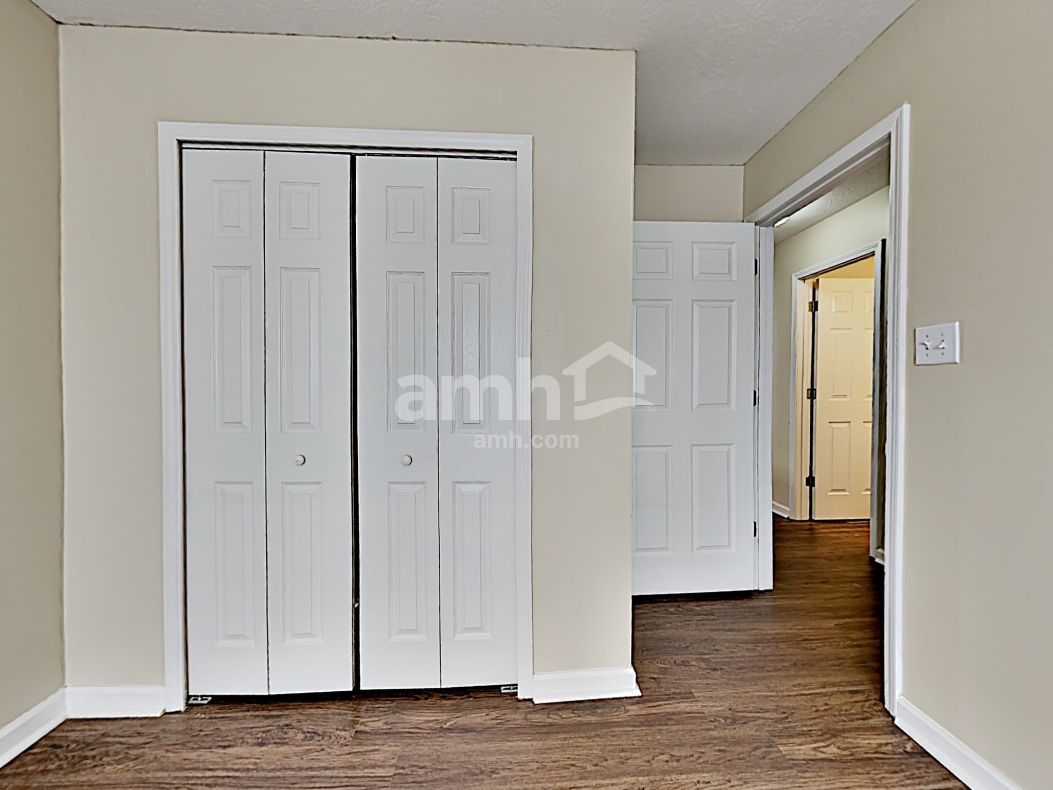 Building Photo - 1405 Randall Park Dr