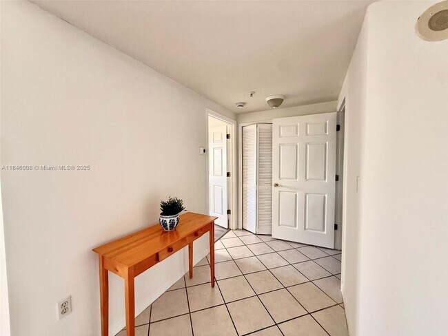 Building Photo - 3500 Coral Wy