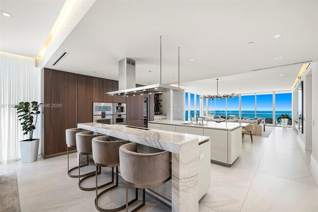 Building Photo - 18501 Collins Ave