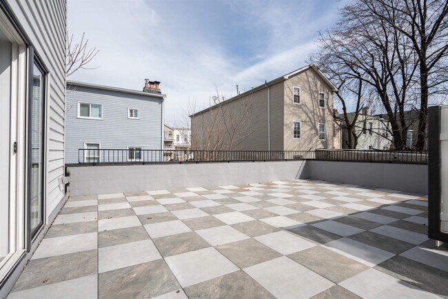 Building Photo - 144 Bergen Ave