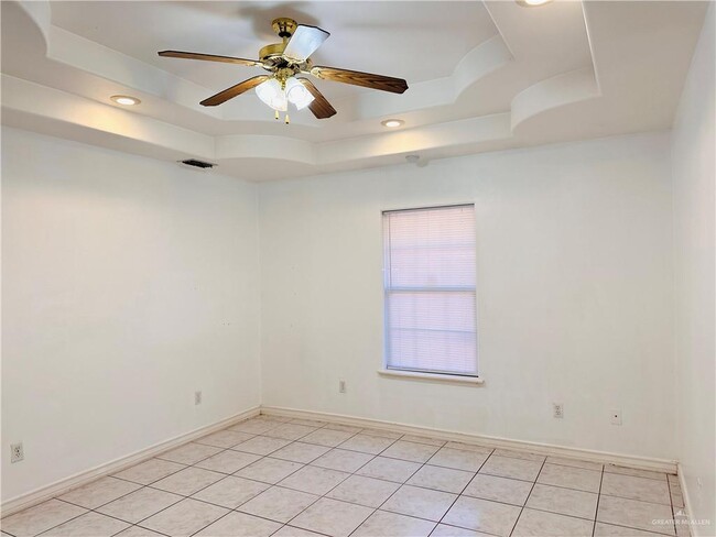 Building Photo - 19-31 1/2 W 31st 1/2 St