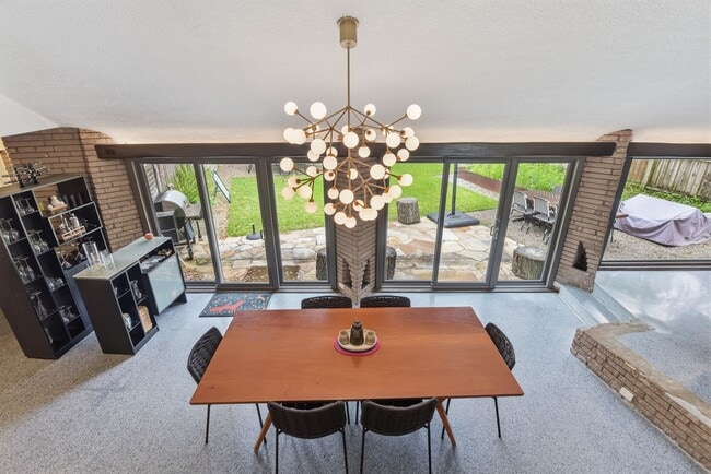 Building Photo - 4603 Ivanhoe St