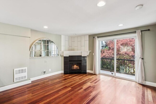 Building Photo - 3 bedroom in Seattle WA 98199