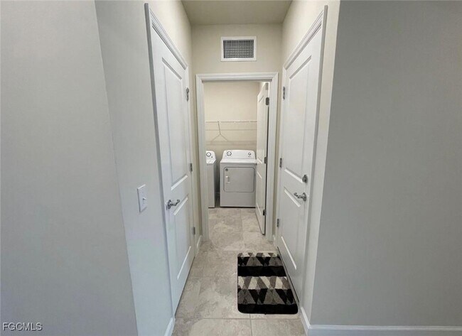 Building Photo - 10861 Firebush Cir