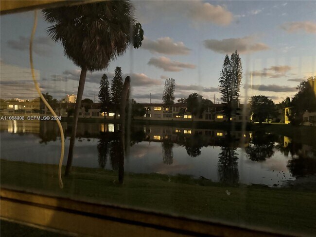 Building Photo - 2800 NE 203rd St