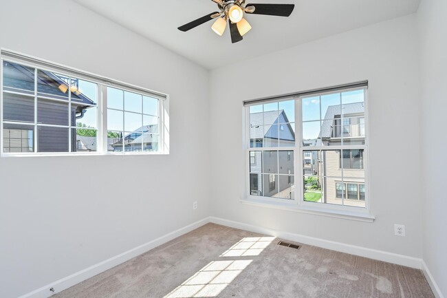 Building Photo - 4388 Fair Lakes Ct