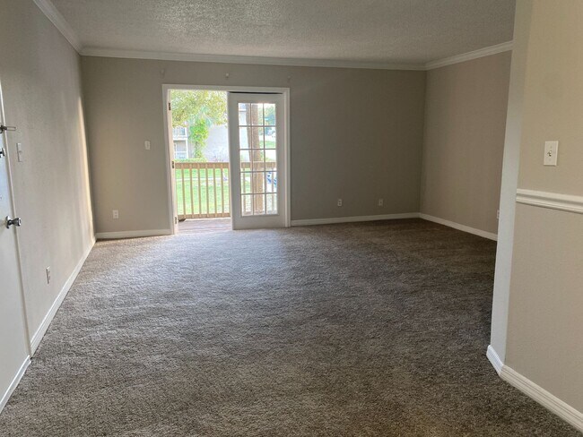 Building Photo - Serravella - 285-202