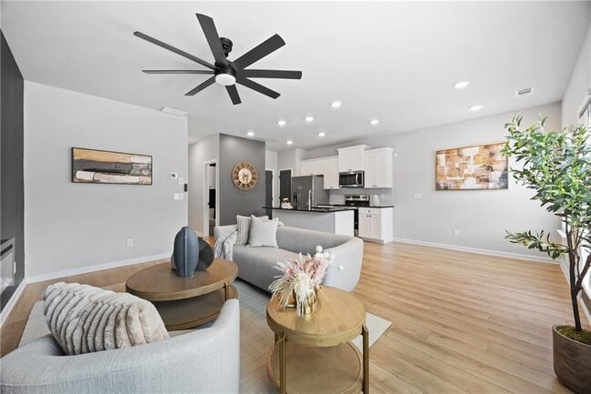 Building Photo - 7122 Chara Ln