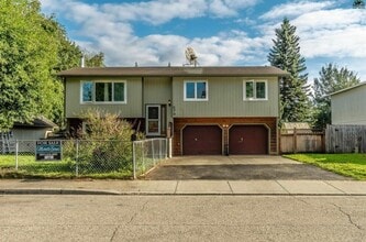 Building Photo - 4-Bedroom Fairbanks Home with Garage, Deck...