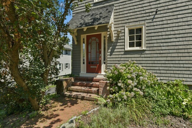 Building Photo - 25 Primrose St