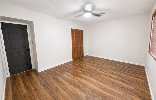 Building Photo - 1237 E Riviera Dr
