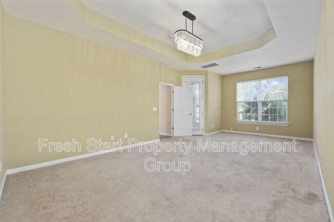 Building Photo - 414 Carriage Lake Dr