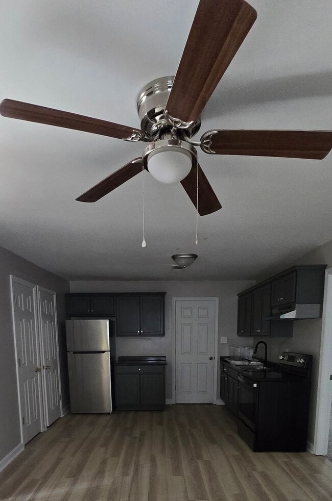 Building Photo - 2020 Agnes St